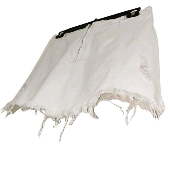 Signature 8 Destroyed White Denim Frayed Raw Hem Distressed Ripped Mini … - Picture 5 of 9